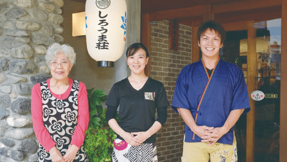 白馬国際トレイルランを盛り上げる丸山としろうの様子